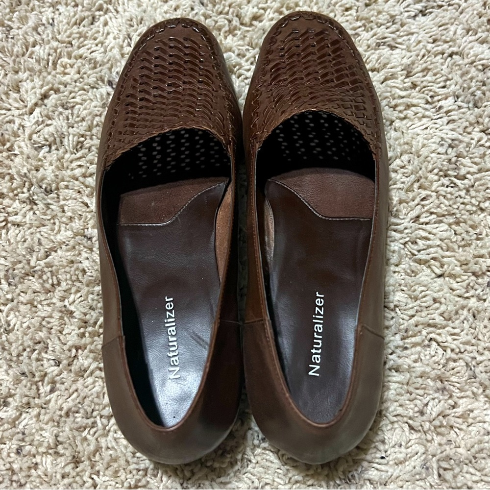 Women's Short-Heeled Brown Dress Shoes